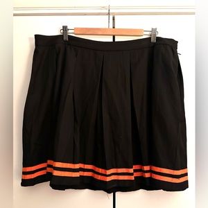 NWT Hot Topic Plus Size 2 Black and Orange Cheerleader Skirt